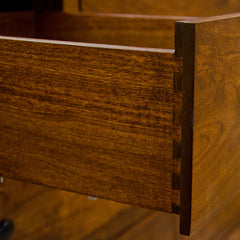 Amish Traditional Hillsdale 9-Drawer Dresser