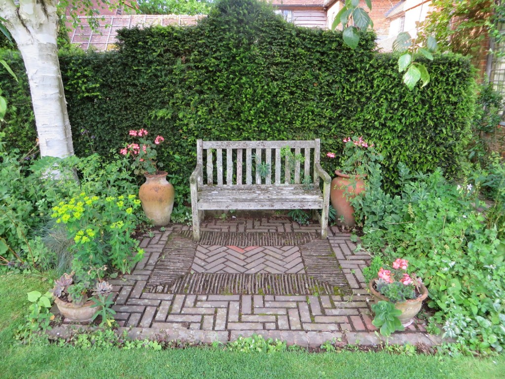 An Arts and Crafts Garden in a Small Space
